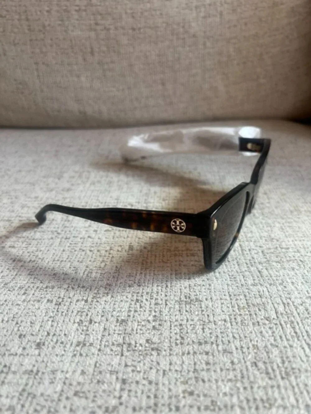 BRAND NEW TORY BURCH SUNGLASSES 0TY7225U